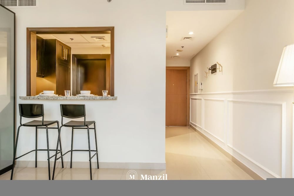 Canal View Studio Near Marina Palm Jumeirah