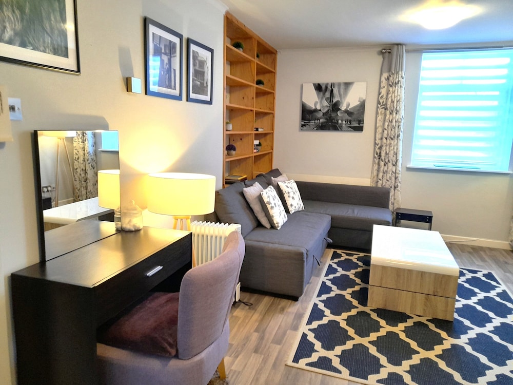 Salisbury Court City Central by BHR Apartments