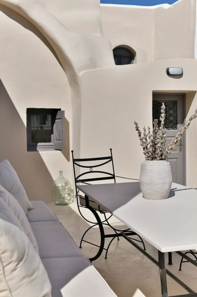 OIA Unique Homes by K&K