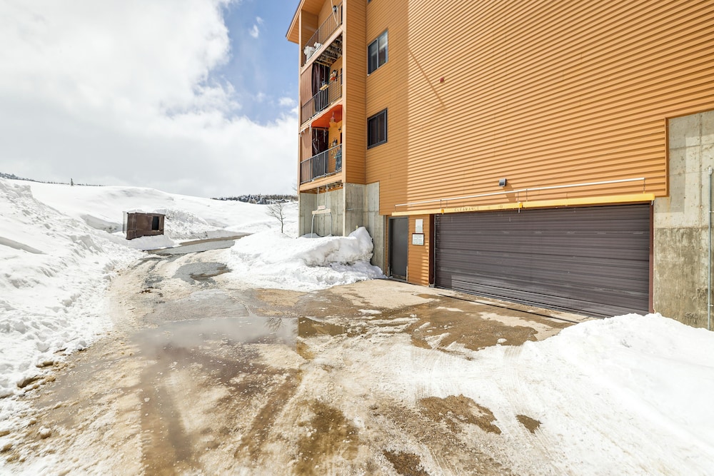 Walk to Brian Head Resort: Condo w/ Pool Access!