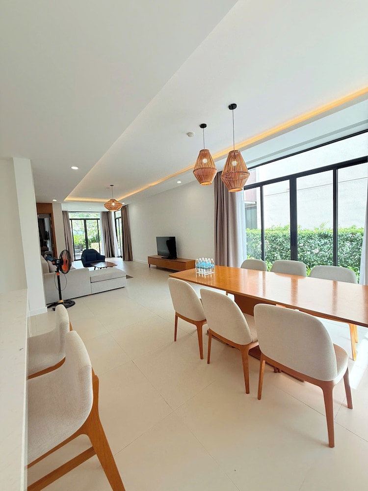 Deluxe Villa Beach Front