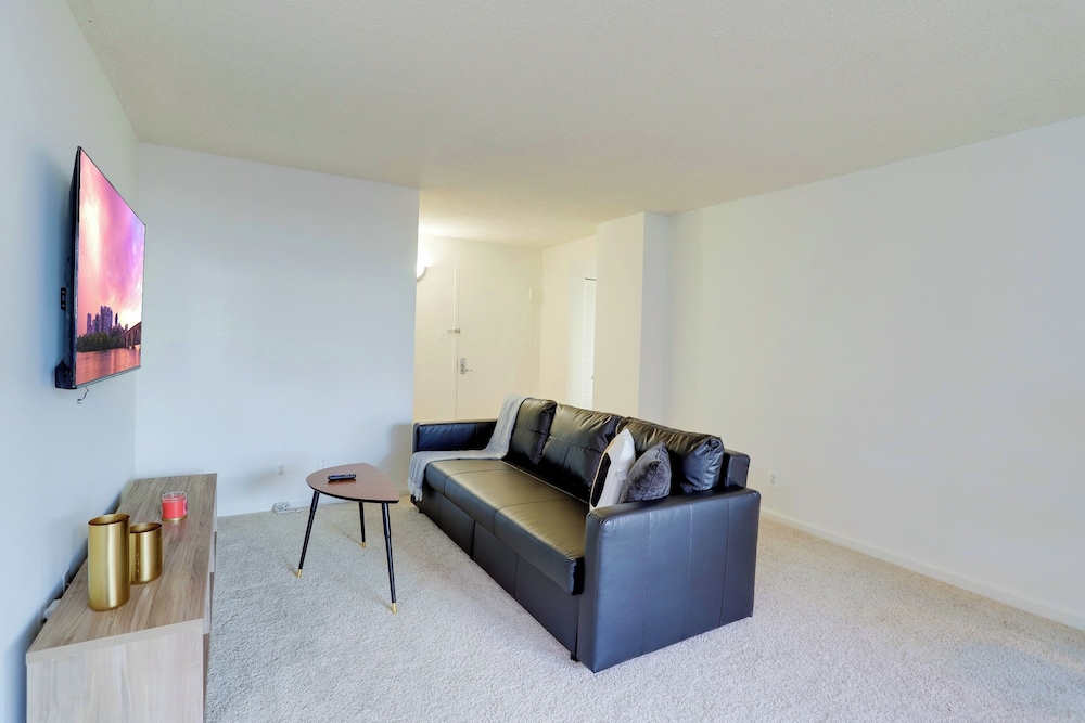 Close to Airport in Crystal City