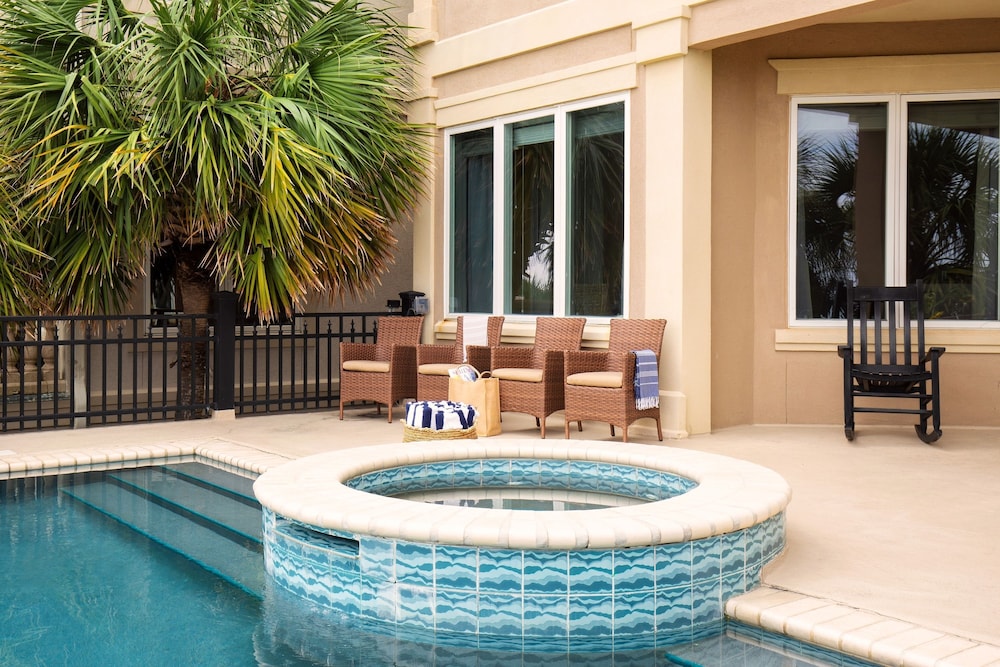 Lido by Avantstay Oceanfront Home w Pool Hot Tub Game Room Gorgeous Views