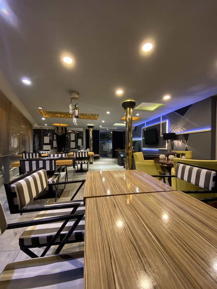 Goldengate Otel - Image 45