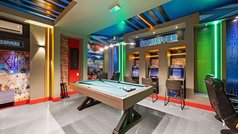 Upstay Championsgate 9BR Villa With Pool Cinema