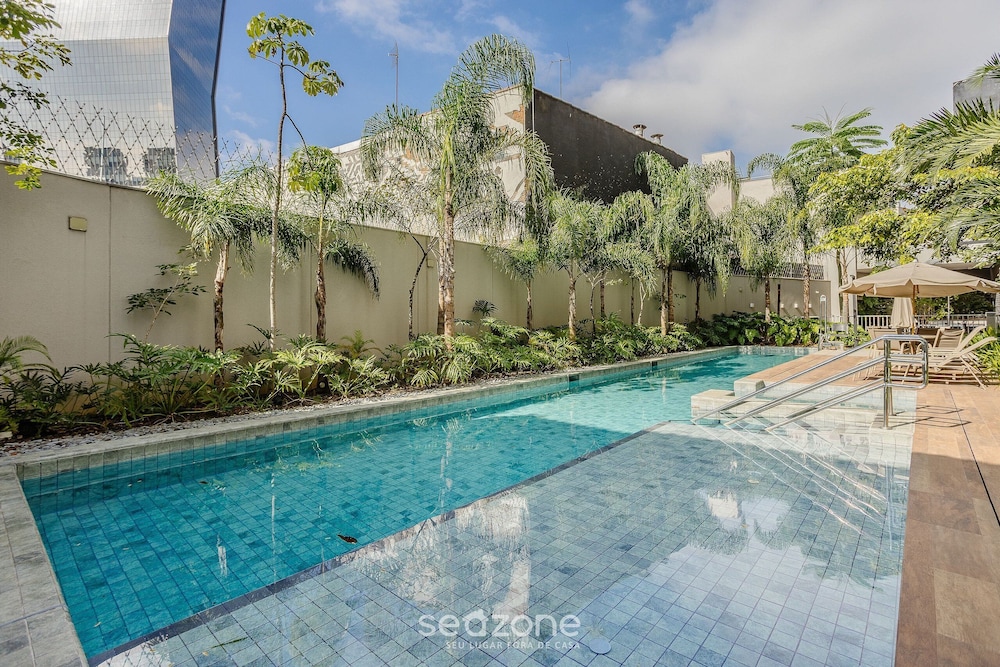Complete Stay With Pool and gym Steps From the Metro in Pinheiros - SP - LOF