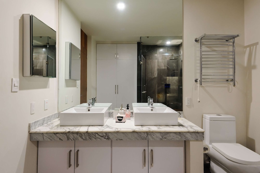 w Inviting 4BR in Condesa photo 5