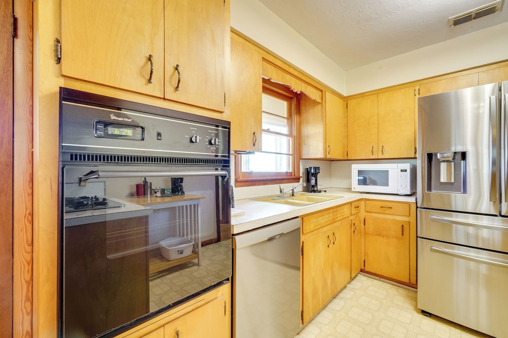 Robbinsville Retreat - Creekside Home w/ Deck!