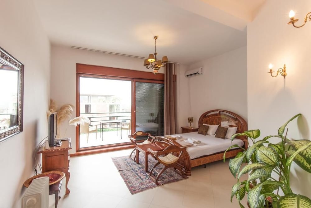 Belgrade Hills Villa and Suites