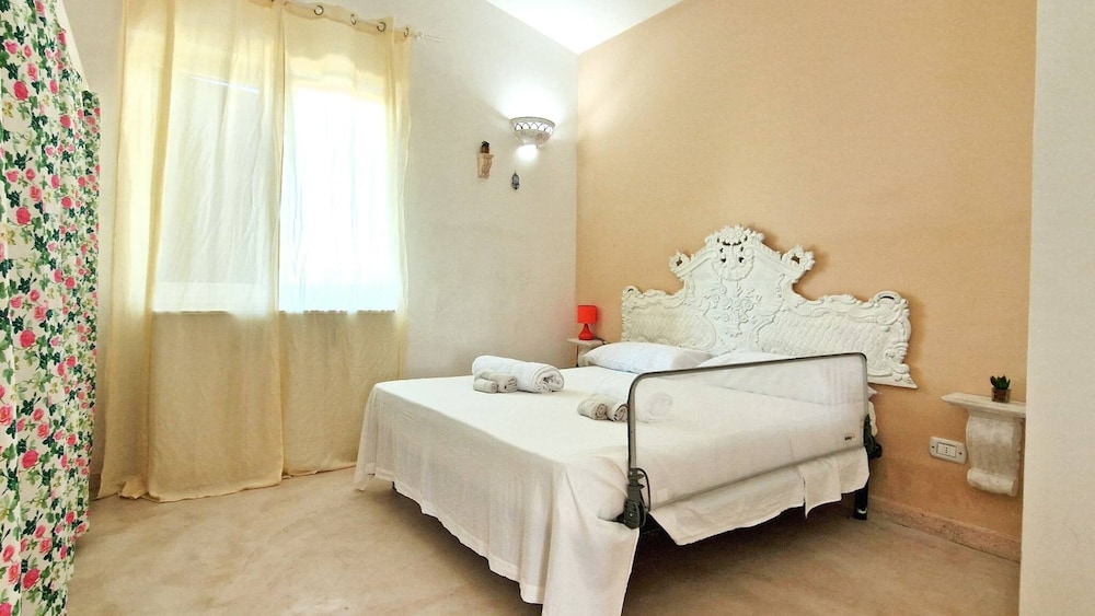 Villa With Swimming Pool Sleeps 8 Three Bedrooms