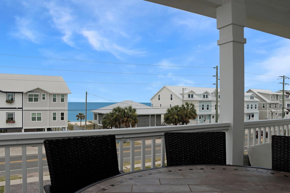Port St Paradise