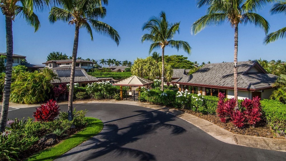 Close to Beaches & Restaurants - Spacious Townhome - Concierge Incl- Vrkcv