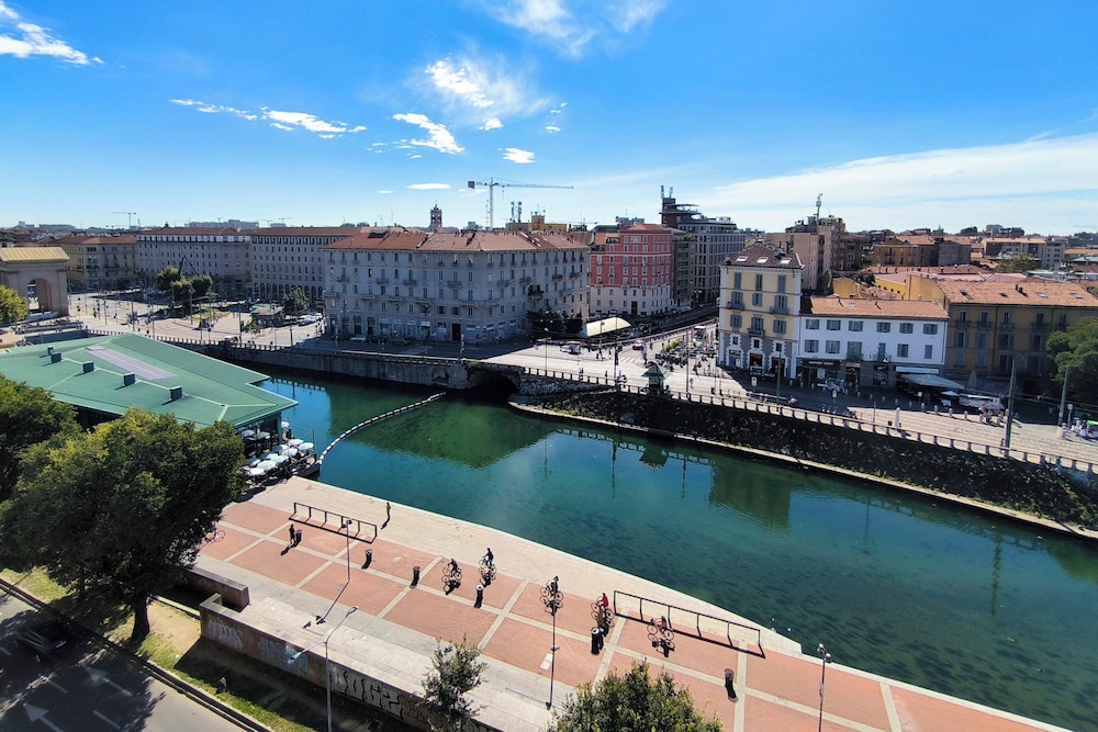 Stylish 2BR flat next to Navigli