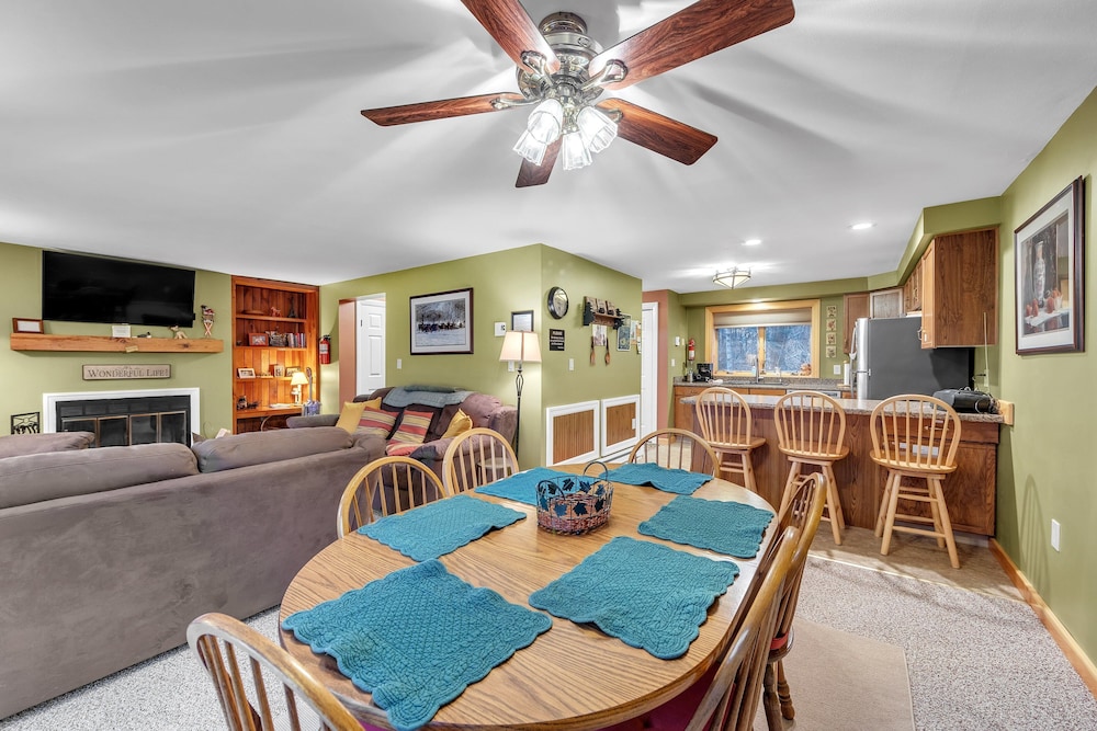 Otter Slide 78i - A Cozy Mountain Retreat 2 Bedroom Townhouse by The Summit at Gore Mountain