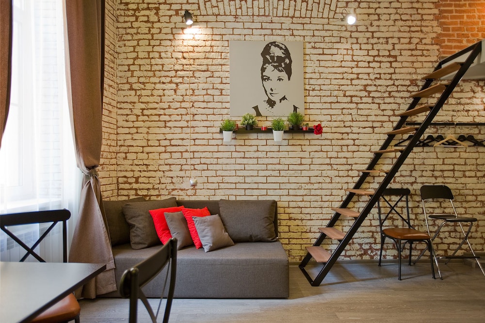 Apartment at the Red Bridge