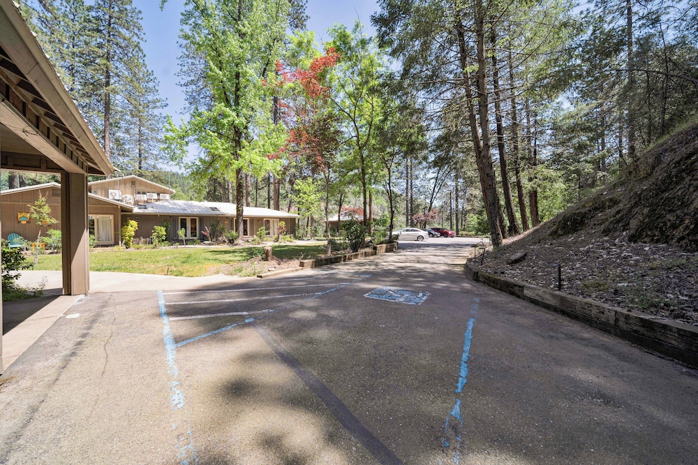 The Inn at Shasta Lake