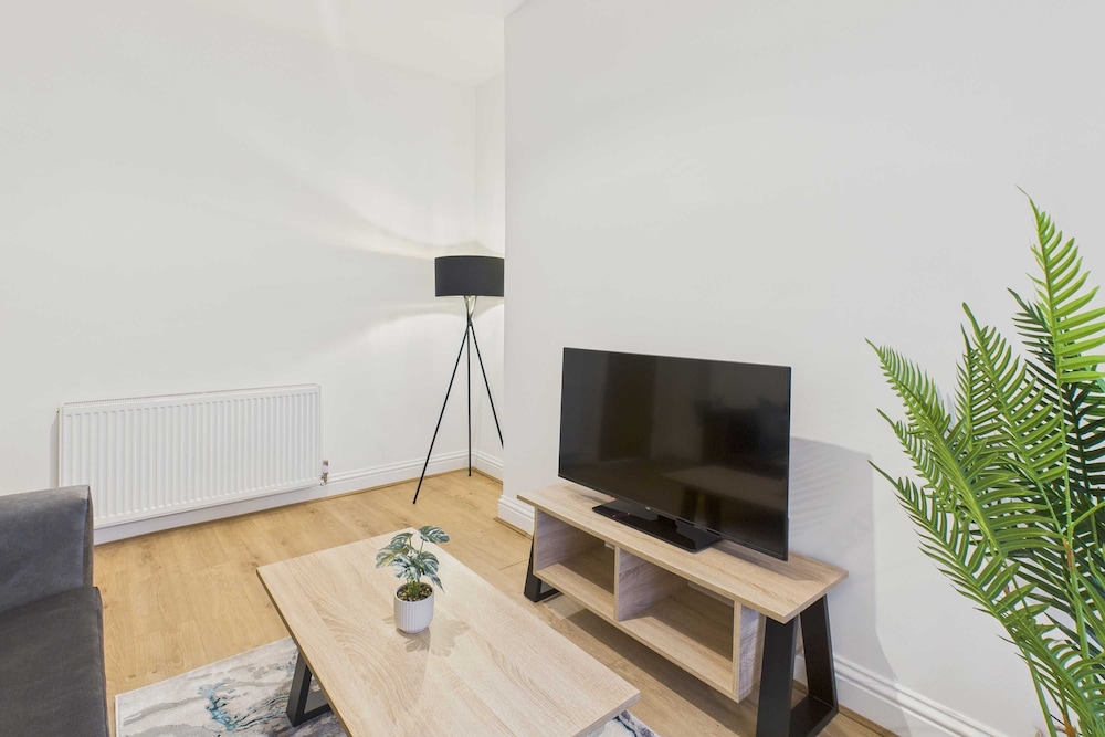 Host Stay Holmwood