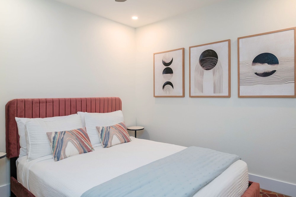 Haleys Court Boutique Motel