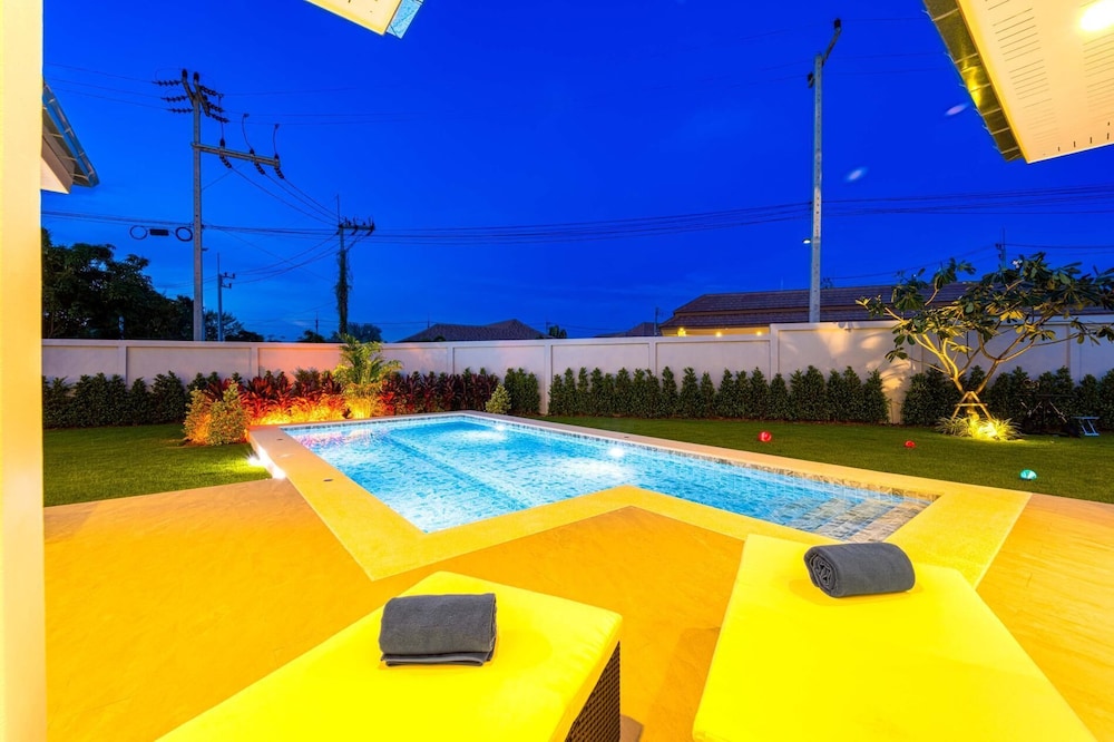 New Modern 3 Bedroom Villa MB35