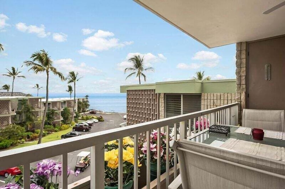 Top Floor With Ocean Views - Convenient Location - Vrkcv