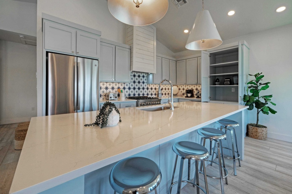 Sleeps 22 2 Homes w/ Private Pool + Patio Walkable Location, Golf Cart Zone