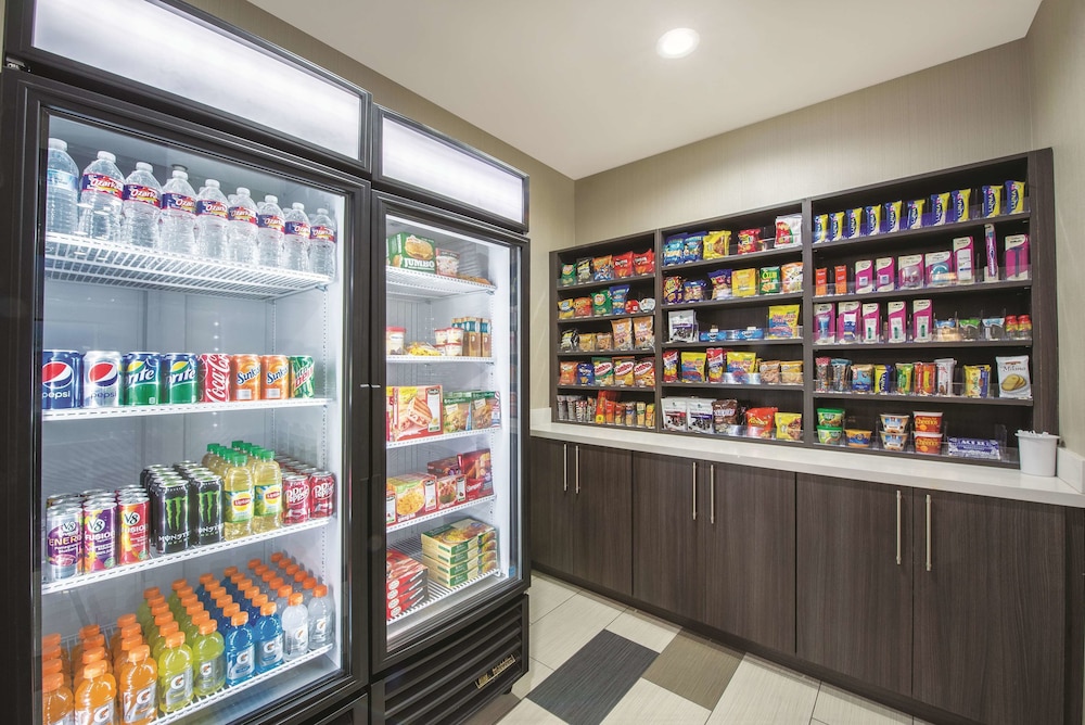 Enid Vacations - La Quinta Inn  Suites by Wyndham Enid - Property Image 8