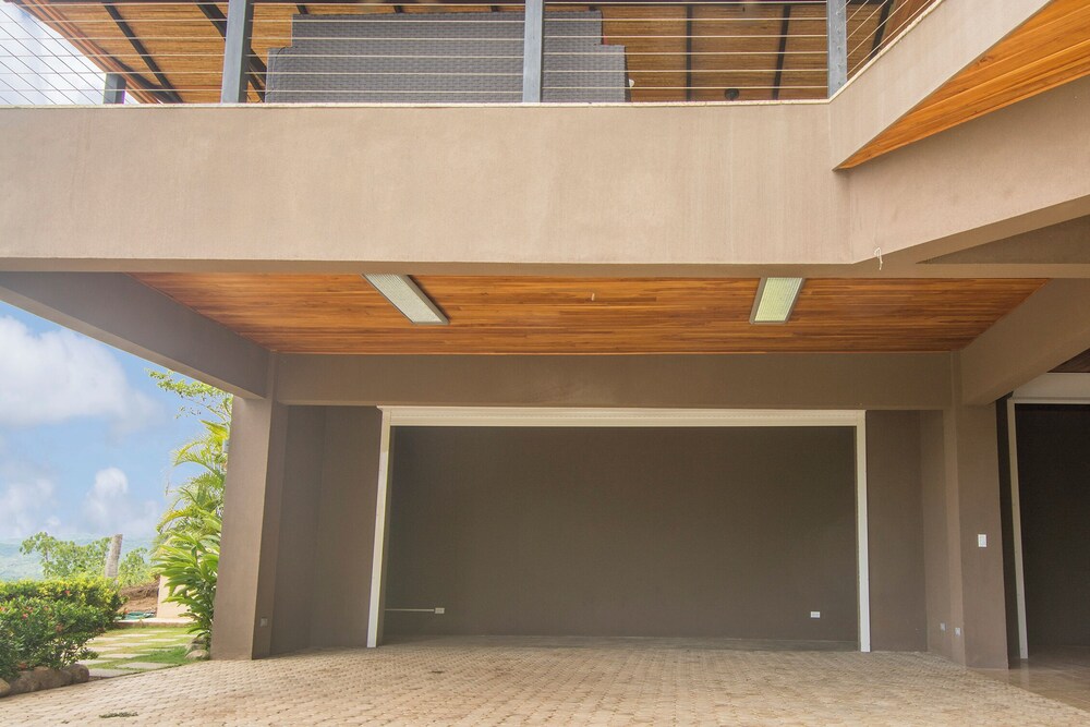 Luxury Home w/ Views & Infinity Pool: Near Beach!