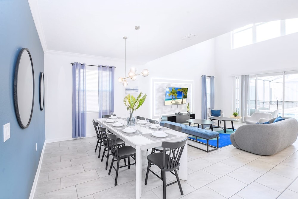 Spacious Villa w Pool Hot Tub Golf Lazy River view 4