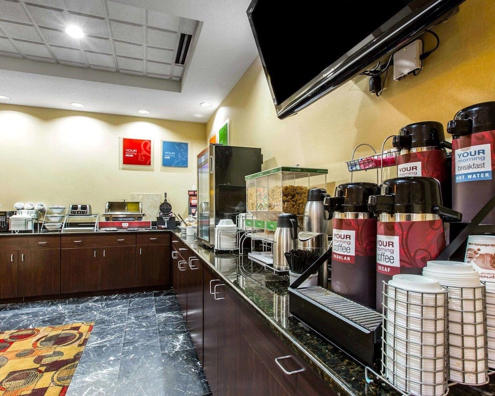 Waycross Vacations - Comfort Suites Waycross - Property Image 3