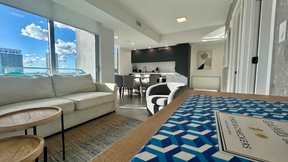 A Gallery in the Sky Rare Corner Unit Pool Gym