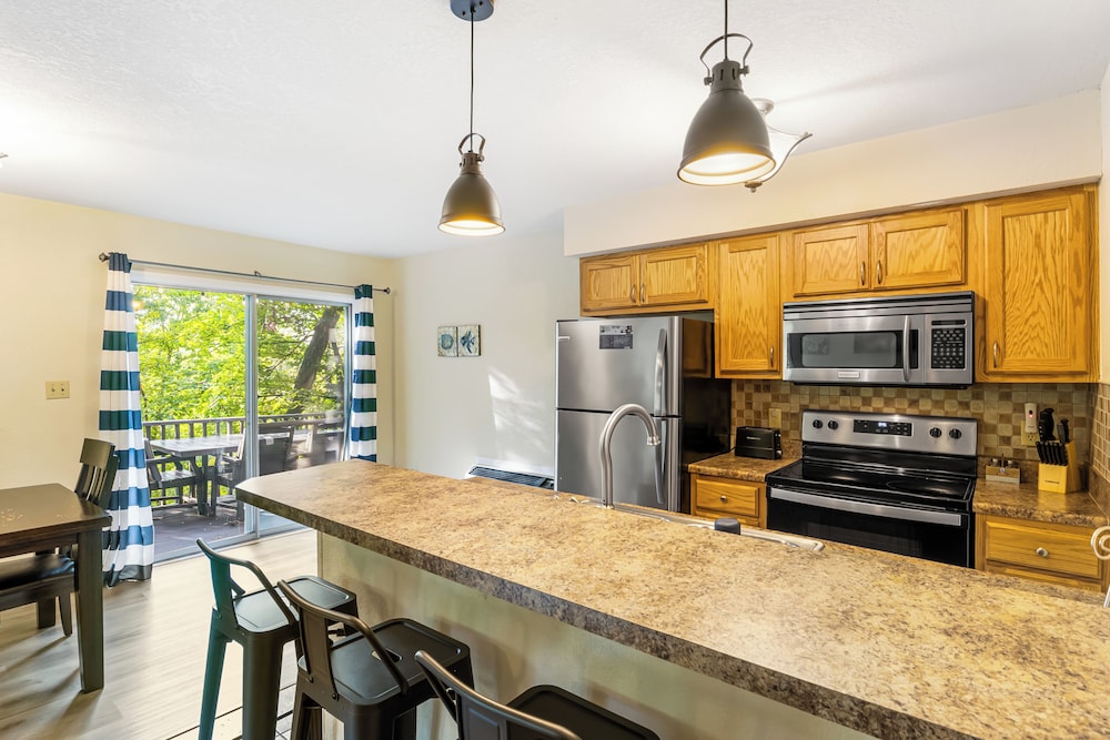 Home w/ Deck, Grill, W & D: Close to Resort & fun