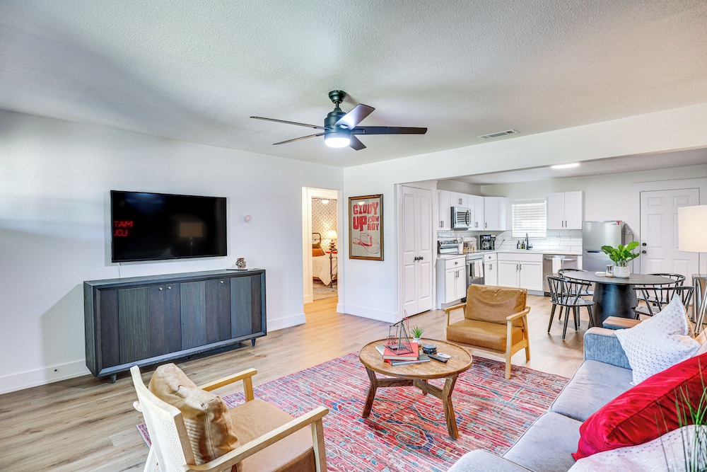 1 Mi to Texas Tech: Home w/ Large Outdoor Space!