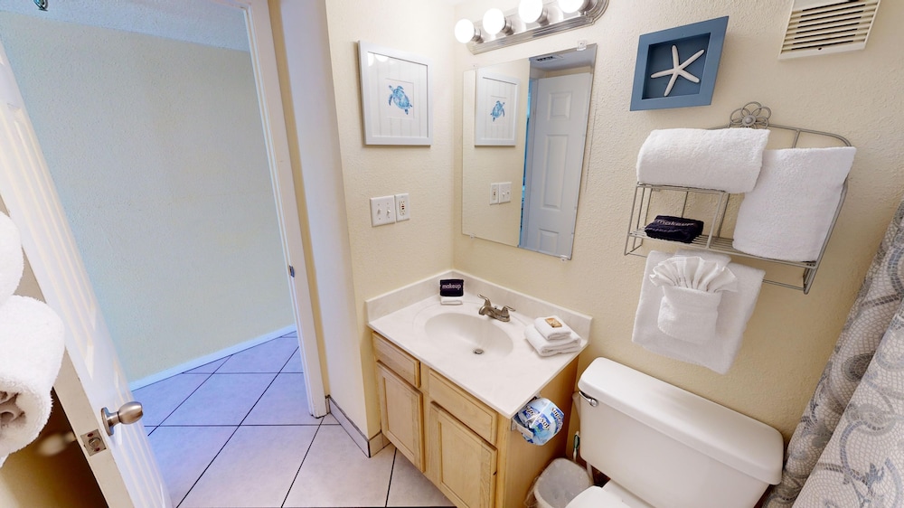 Islander Beach Resort 303 Condo by RedAwning view 3