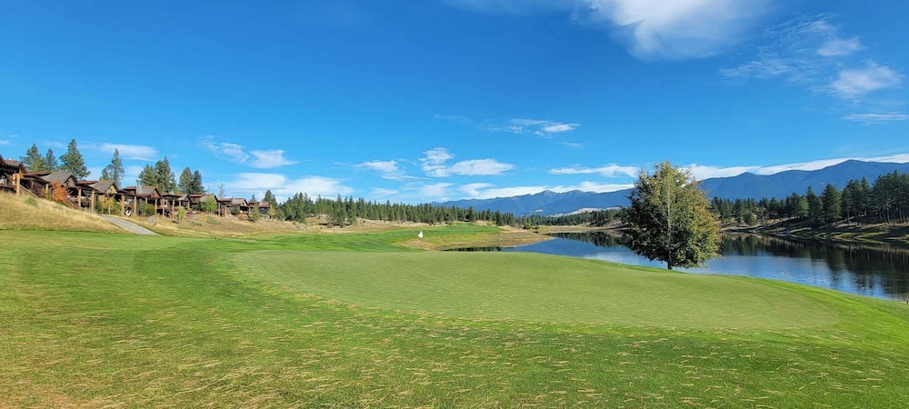 Wilderness Club Cottage on 18th Green