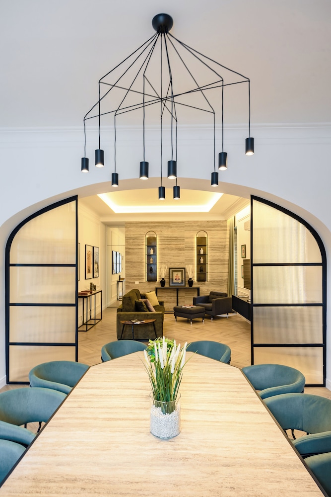 Chic Lifestyle Apartment