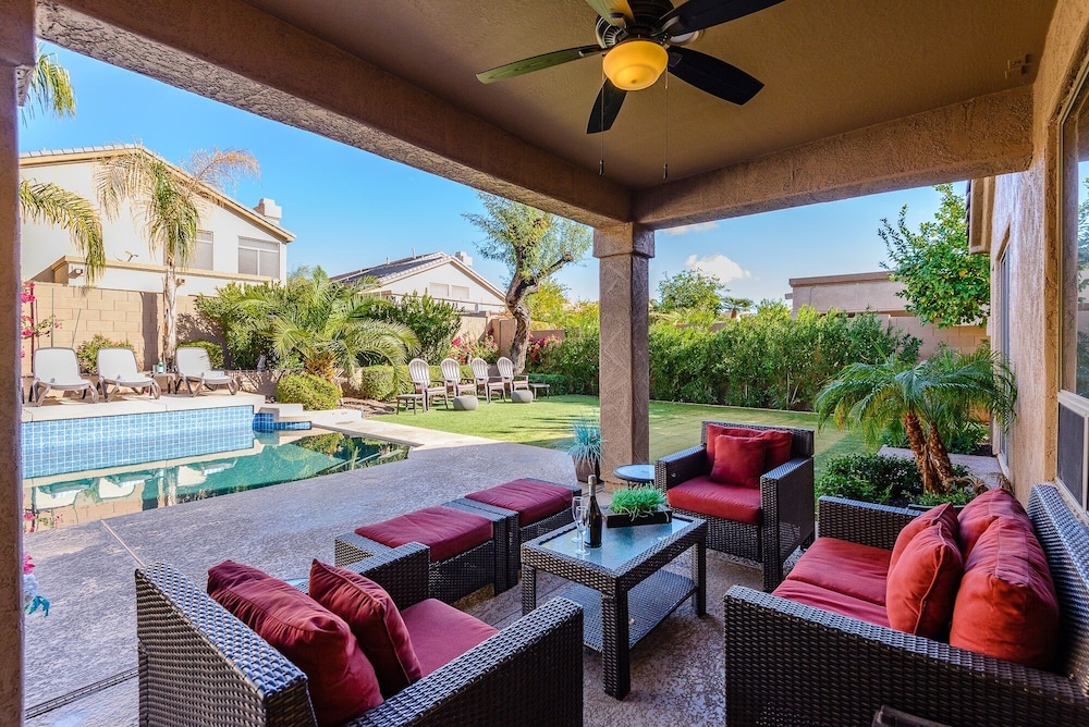 Casa Solara 4 Bedroom Home by RedAwning