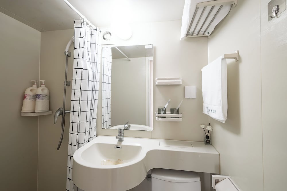 Shanghai Hills & Wanye Spacious Family Suites