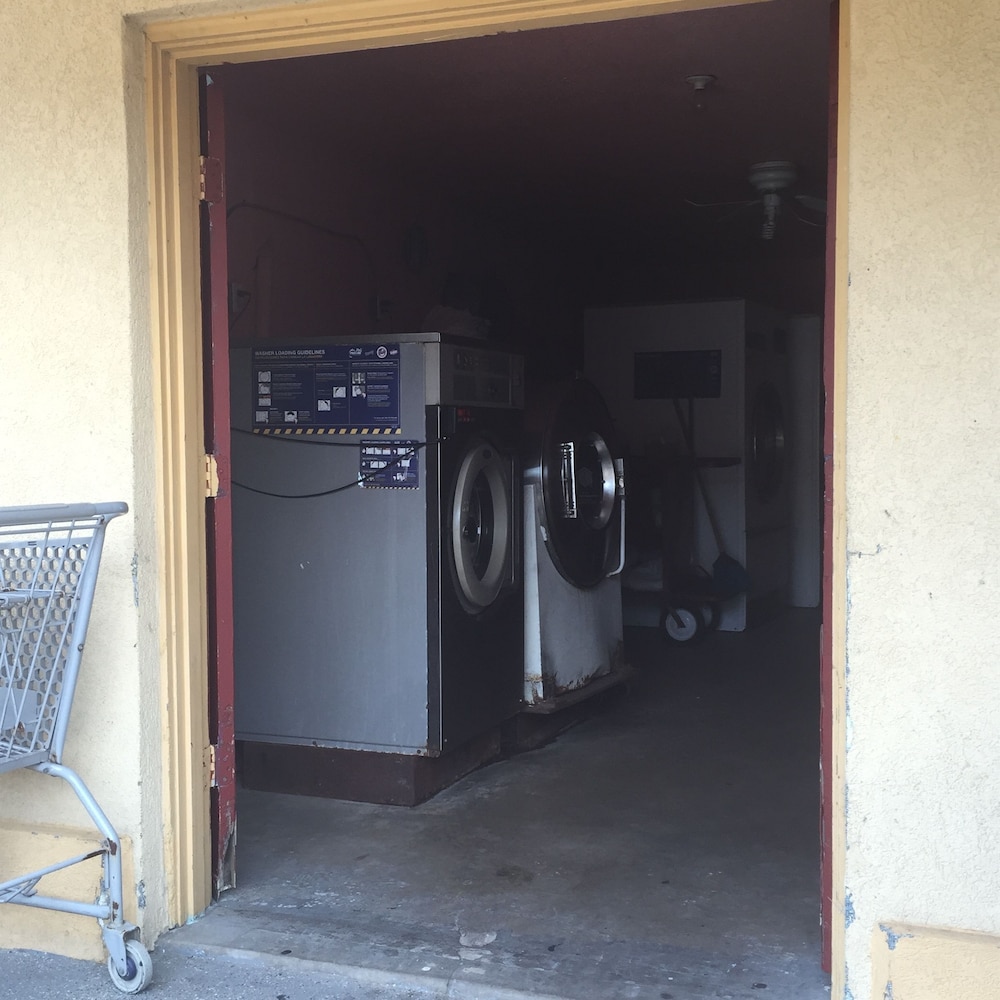Guest Inn & Suites
