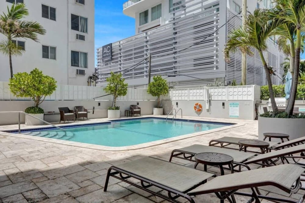Boutique Luxury 2Br 2Ba Beach Intercostal View