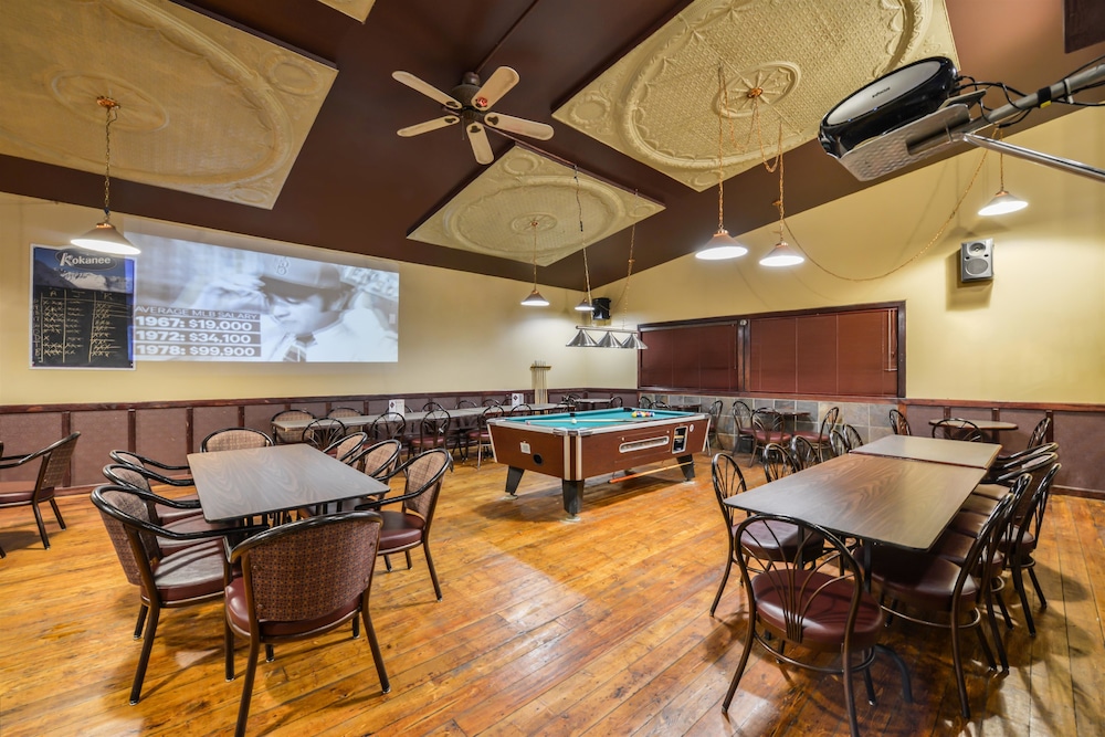 Canadas Best Value Inn Whitecourt