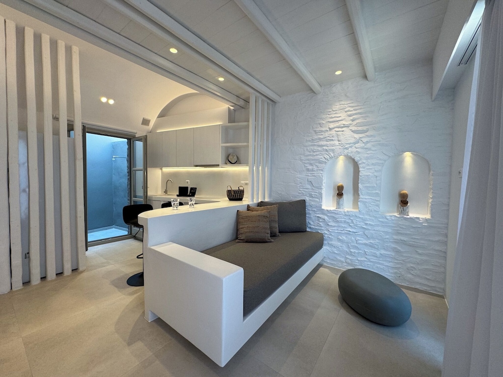 AGADA Folegandros