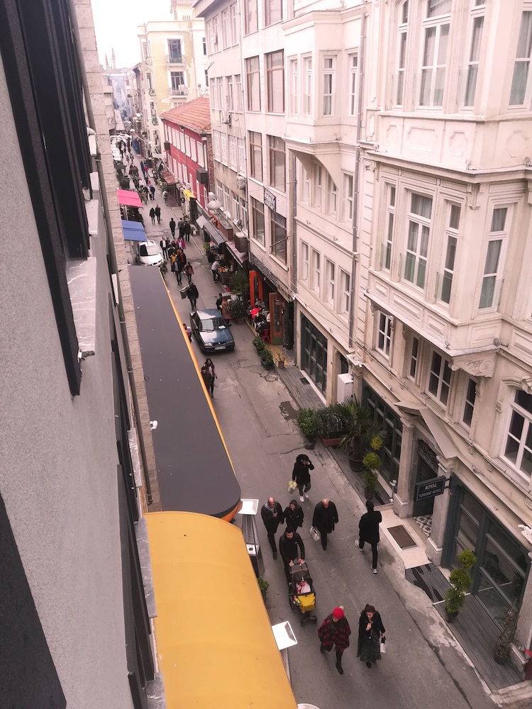 Nabu Hotel - Image 23