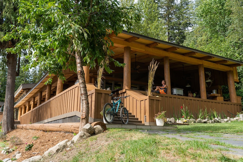 New Denver Lodge 29