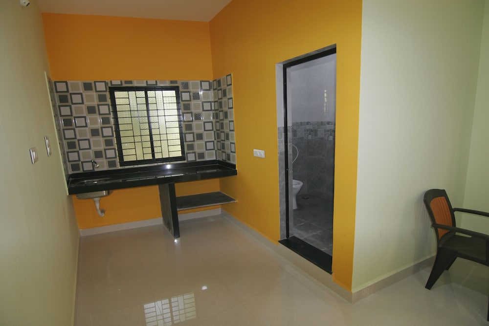 Rudra Holidays Guest House