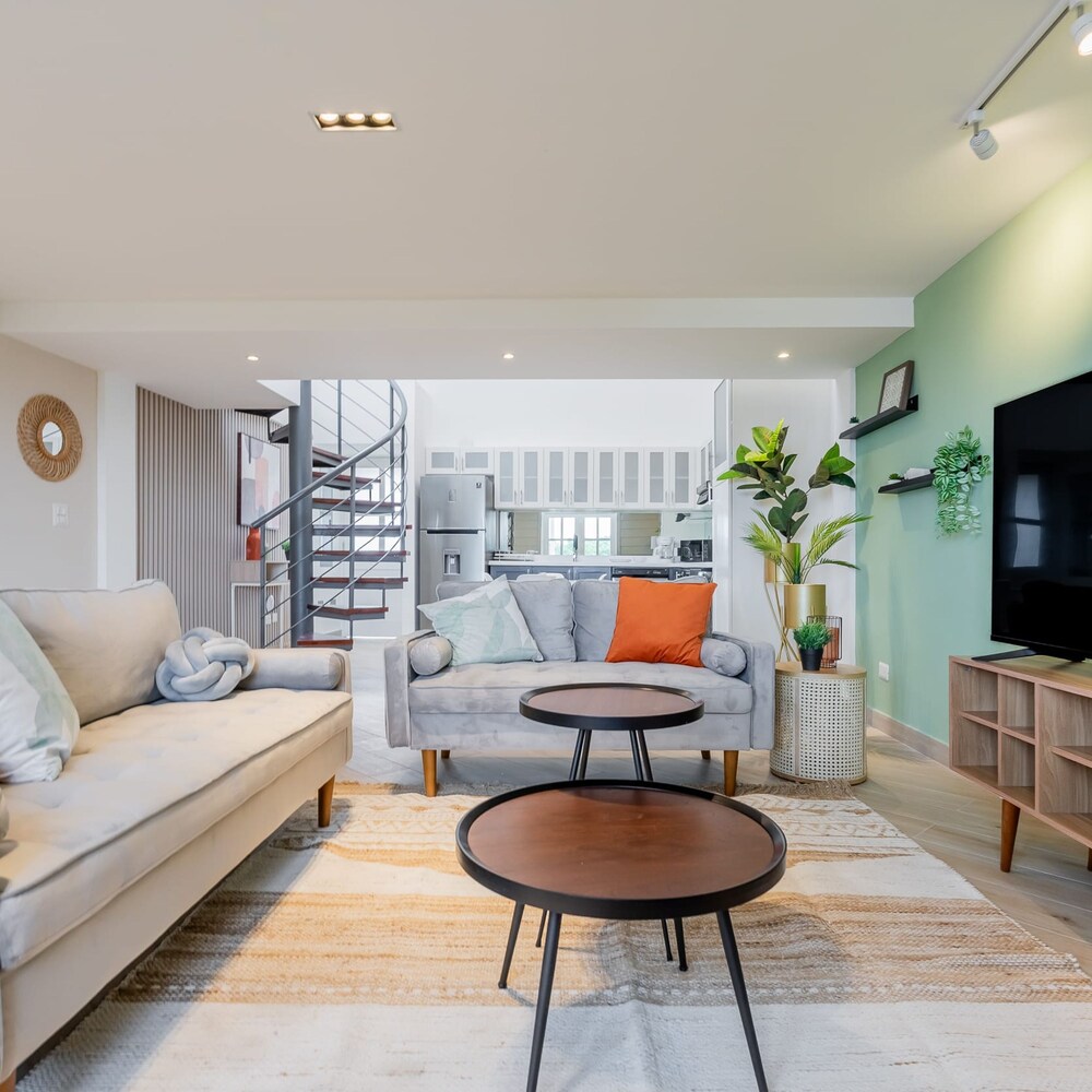 w Elegant 3BR With Modern Terrace in Panama