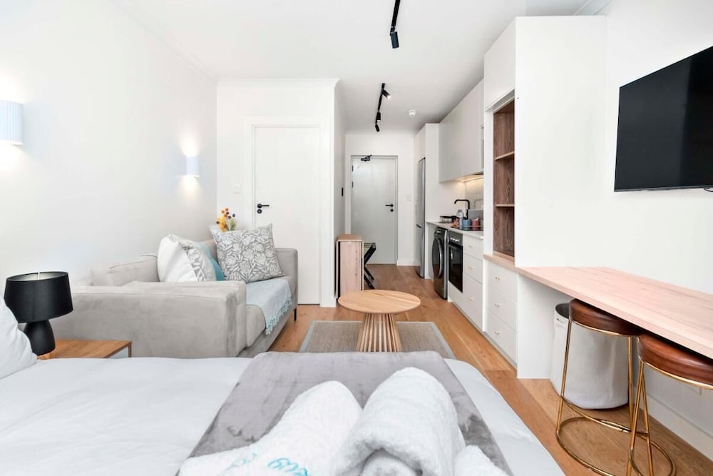 Luxurious Sea Point Studio Apartment