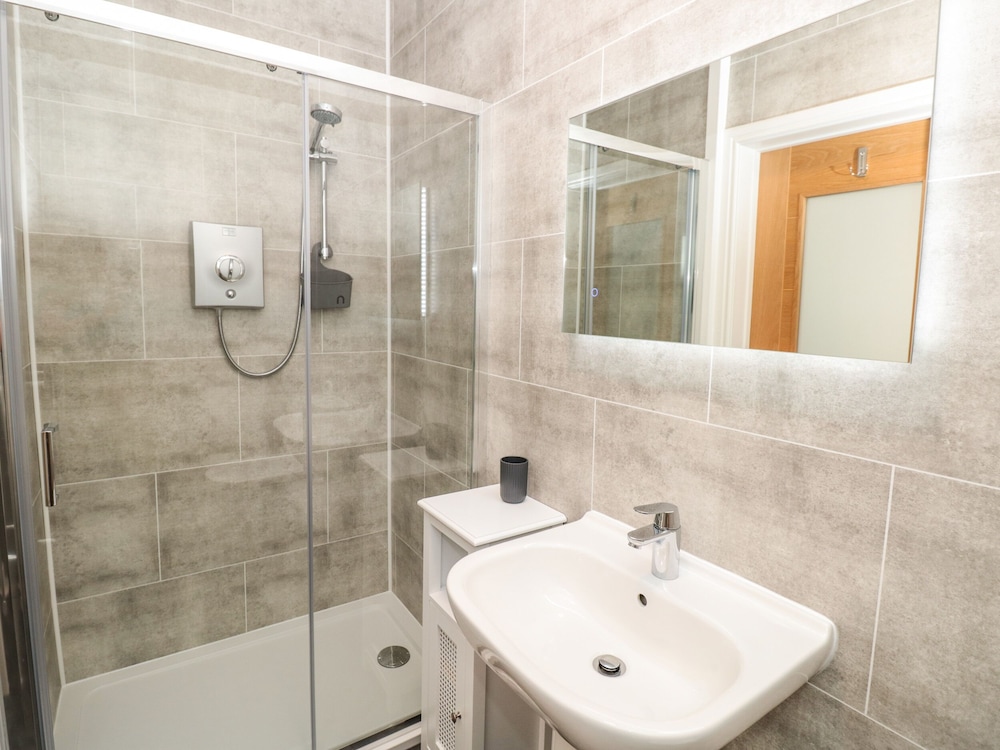 Flat 1 Byfield