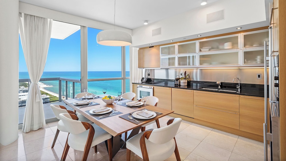 Luxury Vacation Rentals at The Setai by LRMB