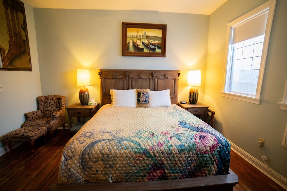 Oak Tree Hotel