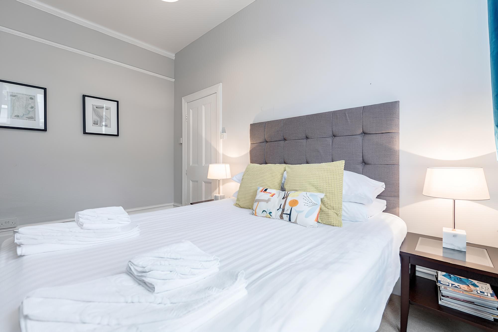 Clapham 2Bed with Patio by BaseToGo